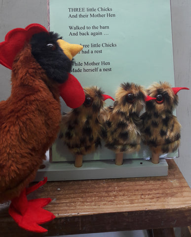 Mother Hen & 3 Little Chicks (Hand & Finger Puppets & Rhyme Chart)